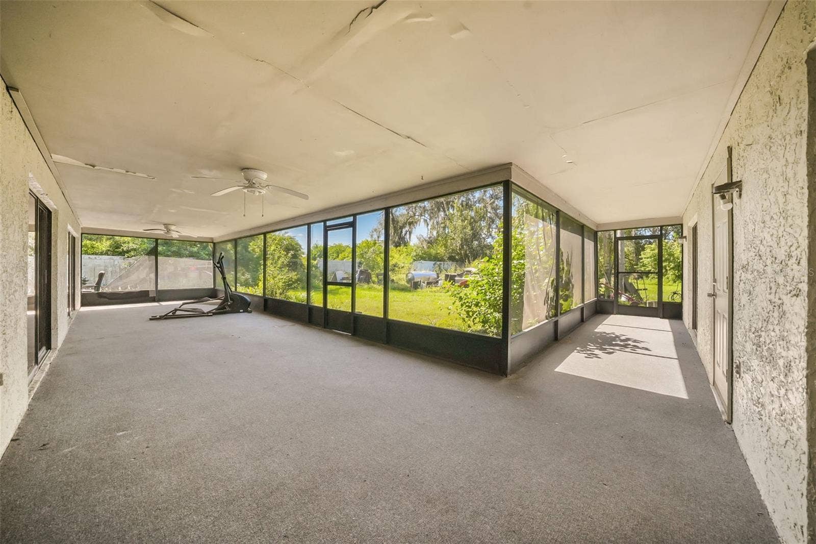 6912 SENOJ DRIVE, Tampa, FL 33610