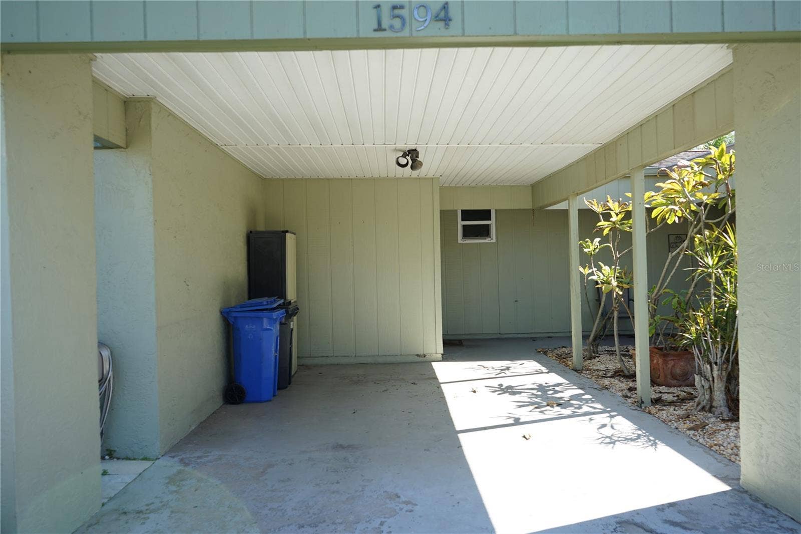 carport and courtyard