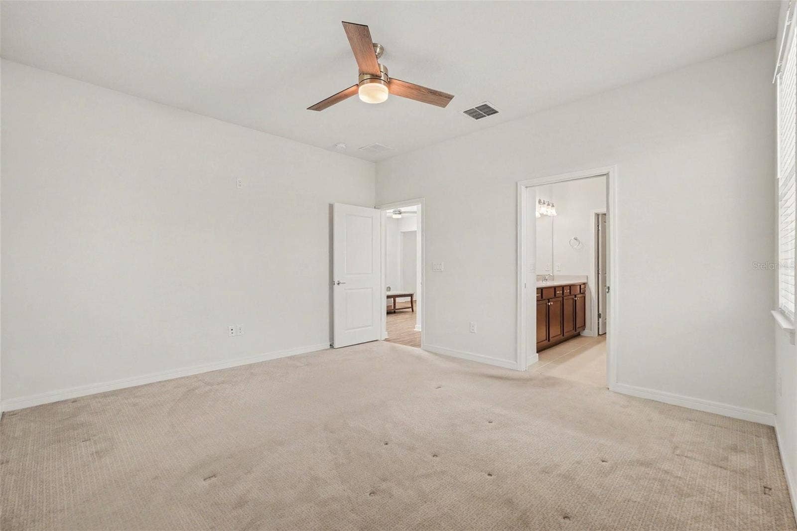 5702 BAY TIDE COURT, Land O Lakes, FL 34638