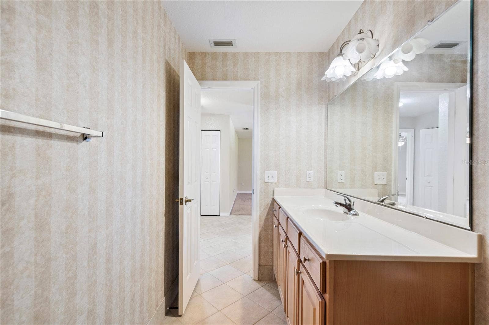 6150 GULFPORT BOULEVARD S, #202, Gulfport, FL 33707