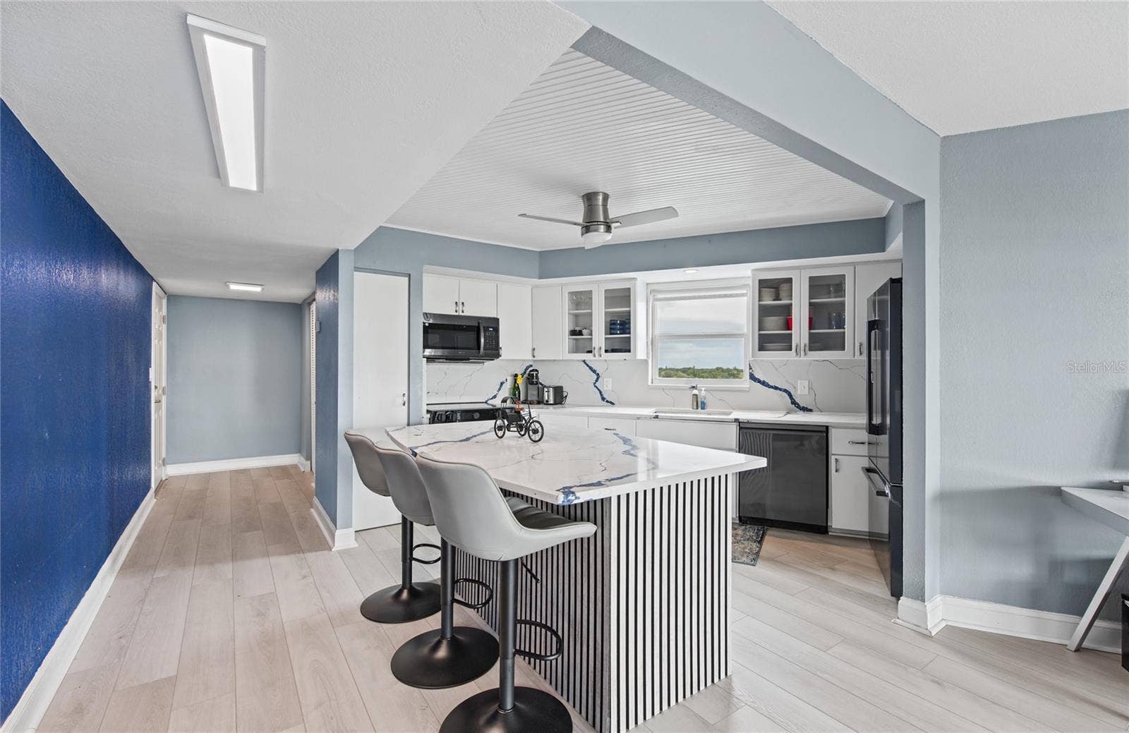 700 BEACH DRIVE NE, #701, St Petersburg, FL 33701 700 BEACH DRIVE NE, #701, St Petersburg, FL 33701