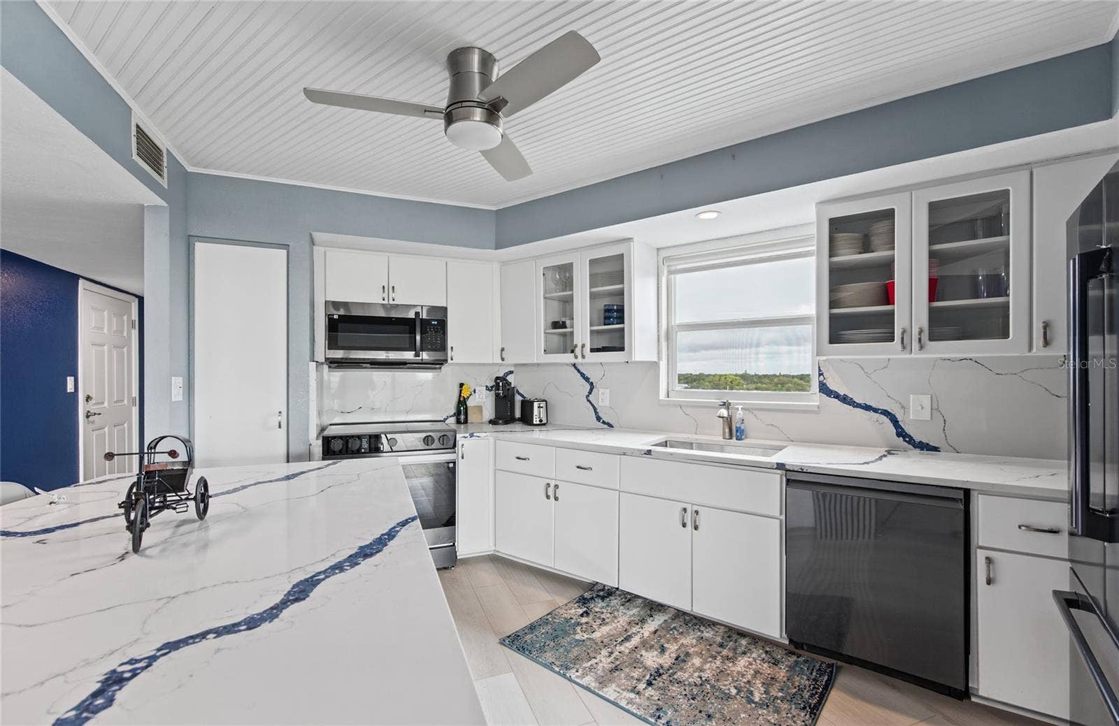 700 BEACH DRIVE NE, #701, St Petersburg, FL 33701 700 BEACH DRIVE NE, #701, St Petersburg, FL 33701