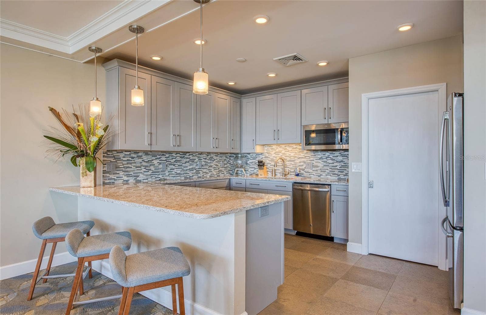 700 BEACH DRIVE NE, #701, St Petersburg, FL 33701 700 BEACH DRIVE NE, #701, St Petersburg, FL 33701