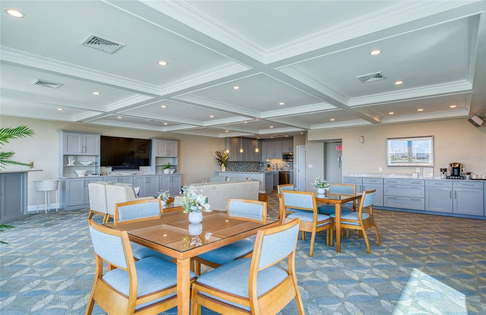 700 BEACH DRIVE NE, #701, St Petersburg, FL 33701 700 BEACH DRIVE NE, #701, St Petersburg, FL 33701