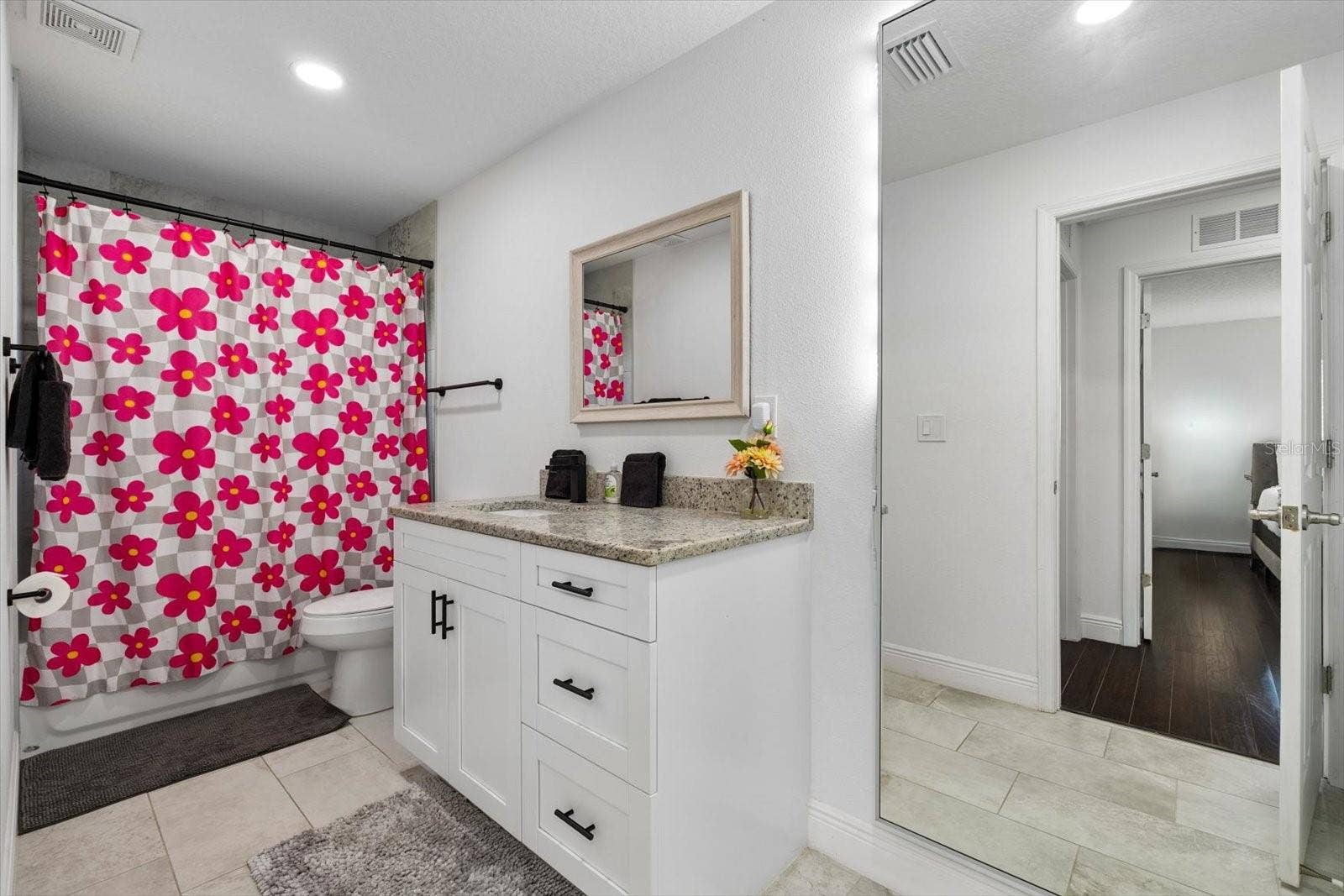 7911 N PACKWOOD AVENUE, Tampa, FL 33604 7911 N PACKWOOD AVENUE, Tampa, FL 33604