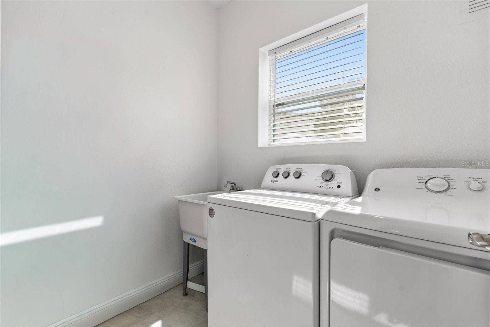 7911 N PACKWOOD AVENUE, Tampa, FL 33604 7911 N PACKWOOD AVENUE, Tampa, FL 33604