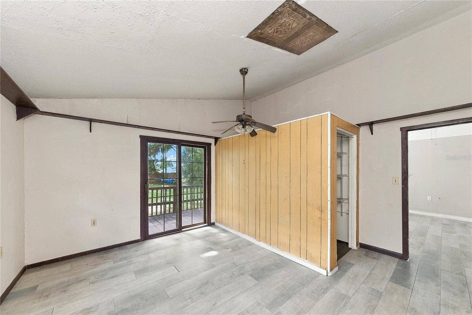1103 36TH AVENUE W, Bradenton, FL 34205 1103 36TH AVENUE W, Bradenton, FL 34205