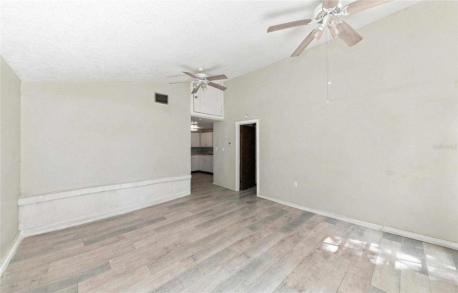 1103 36TH AVENUE W, Bradenton, FL 34205 1103 36TH AVENUE W, Bradenton, FL 34205