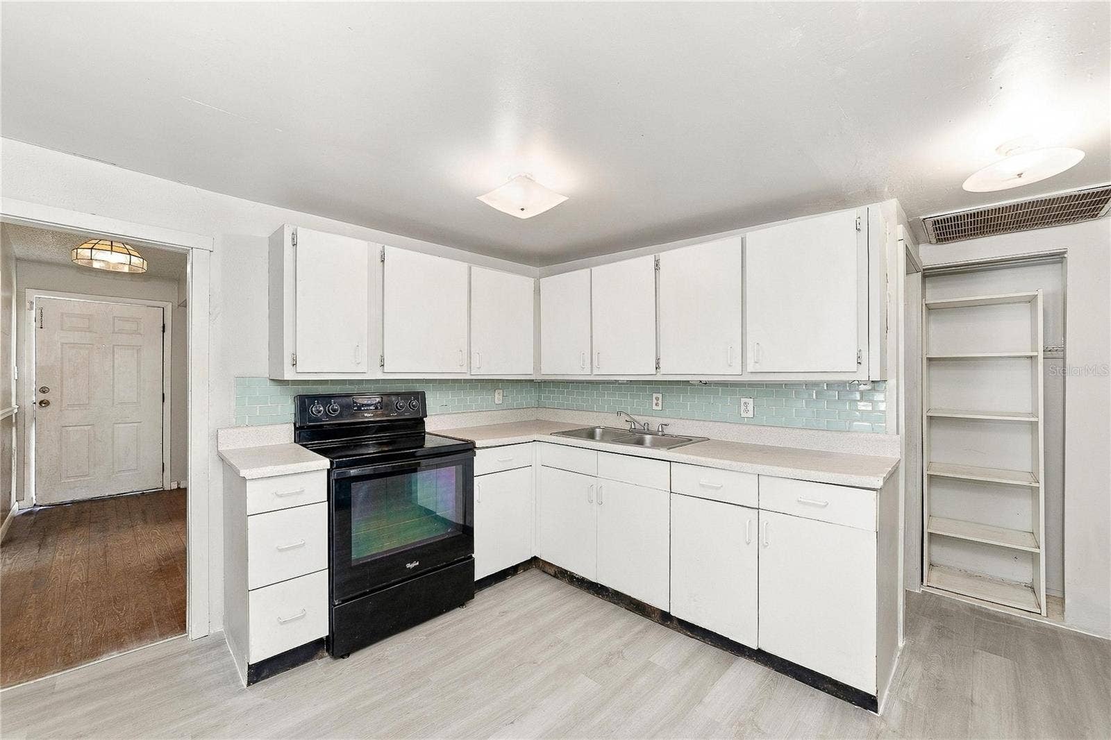 1103 36TH AVENUE W, Bradenton, FL 34205 1103 36TH AVENUE W, Bradenton, FL 34205