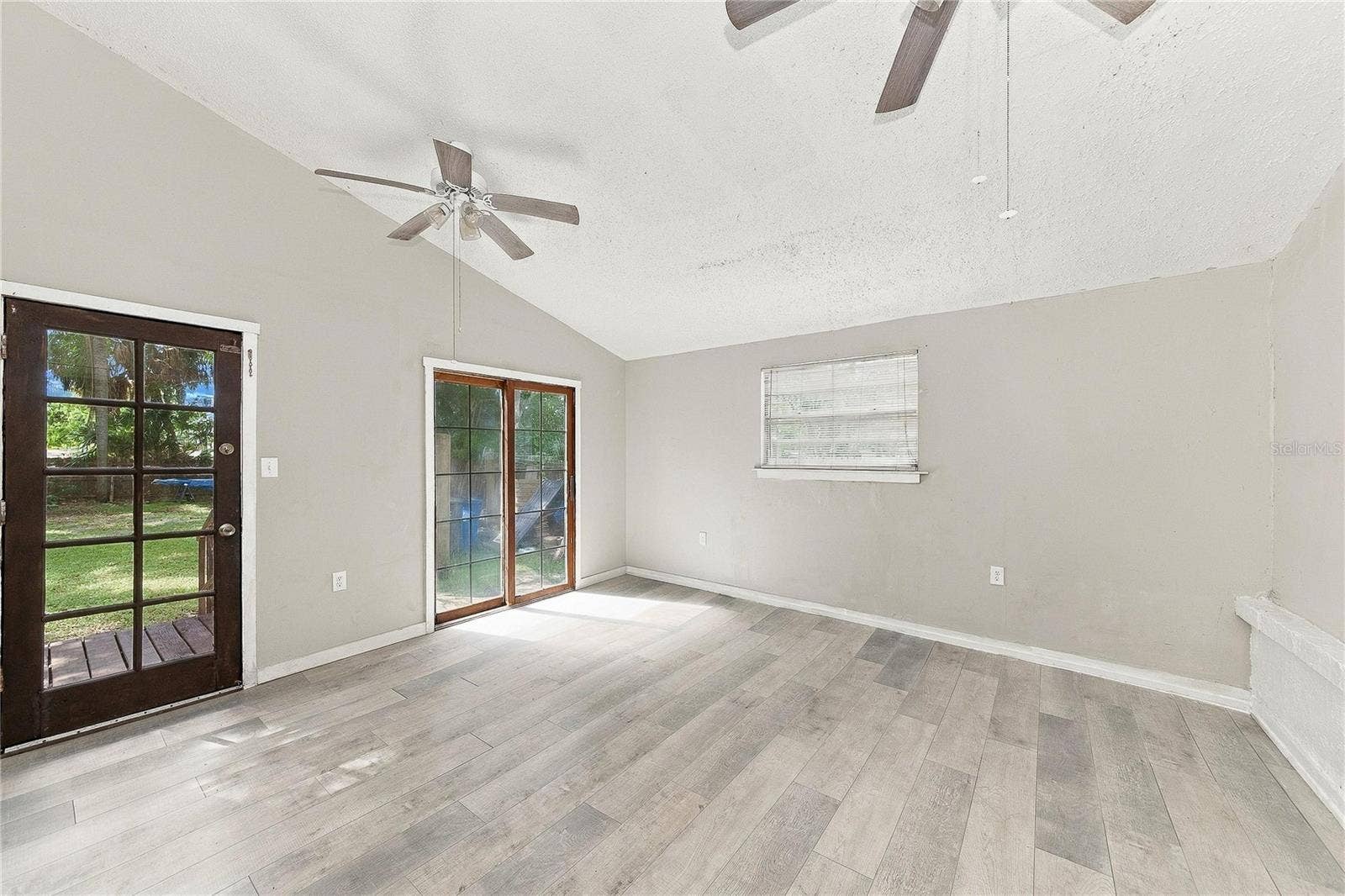 1103 36TH AVENUE W, Bradenton, FL 34205 1103 36TH AVENUE W, Bradenton, FL 34205