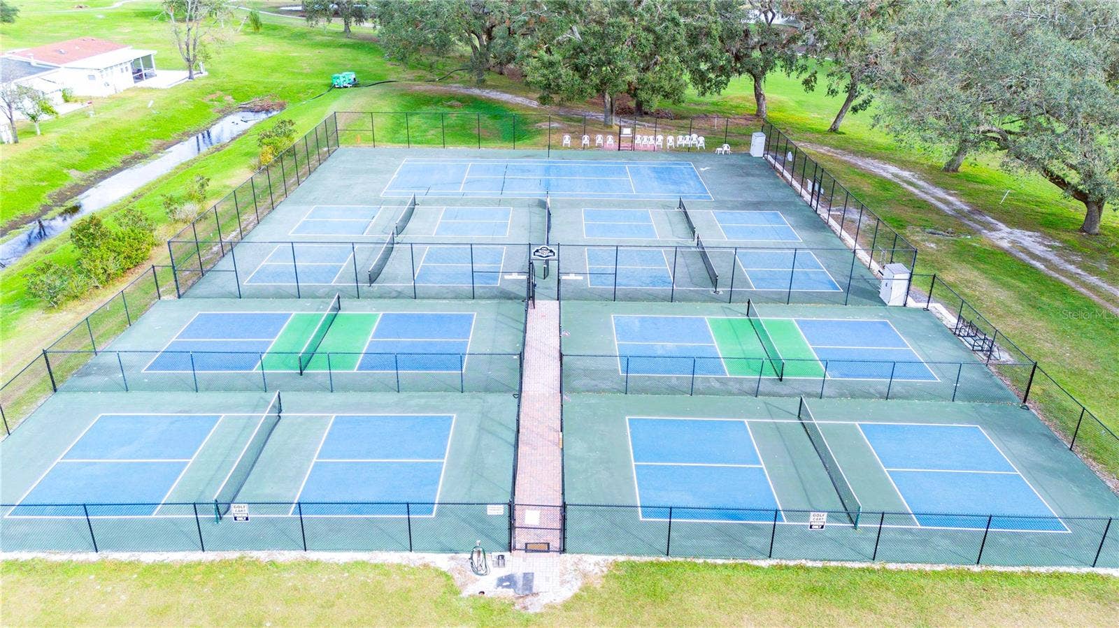 37332 SANDRA AVENUE, Zephyrhills, FL 33542 Community tennis and pickleball area.