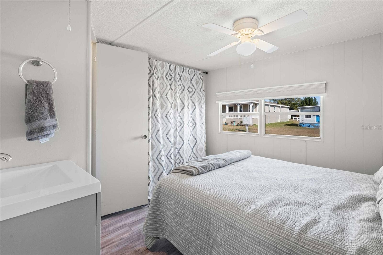 37332 SANDRA AVENUE, Zephyrhills, FL 33542 Primary bedroom.