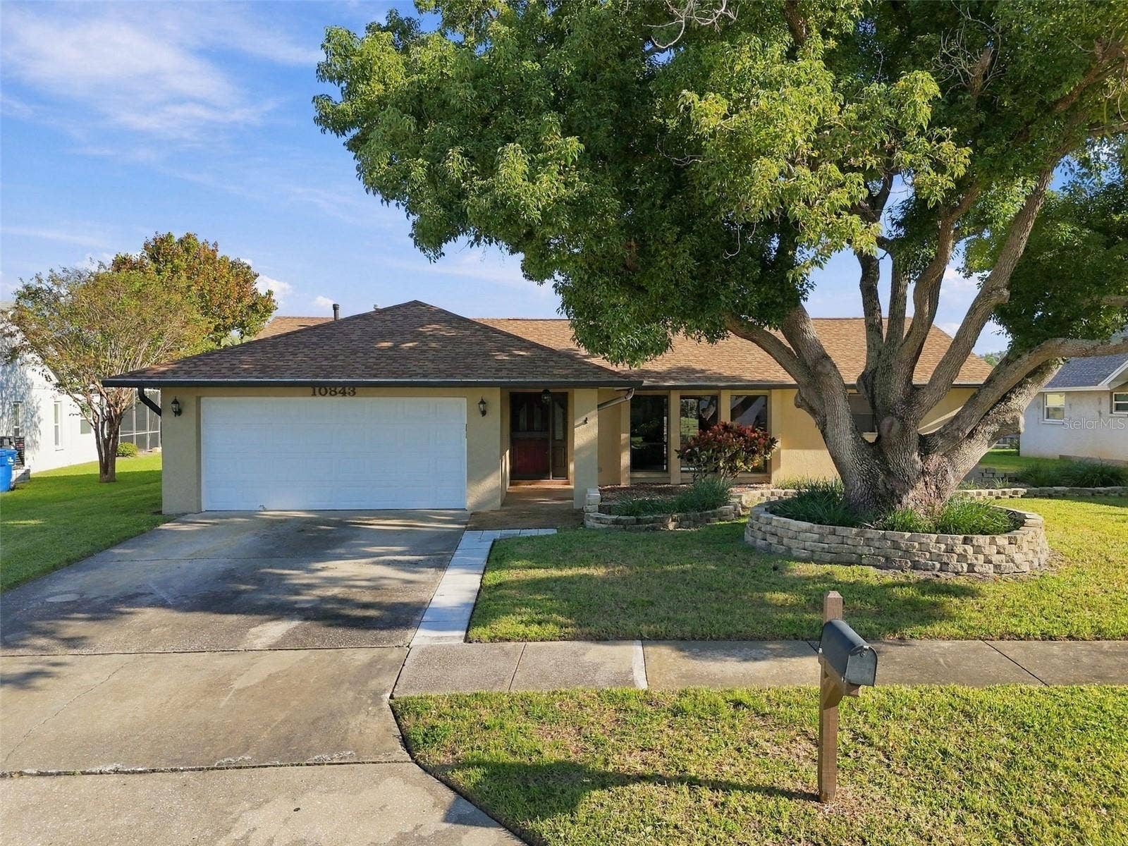 10843 HARBORSIDE DRIVE, Largo, FL 33773 10843 HARBORSIDE DRIVE, Largo, FL 33773