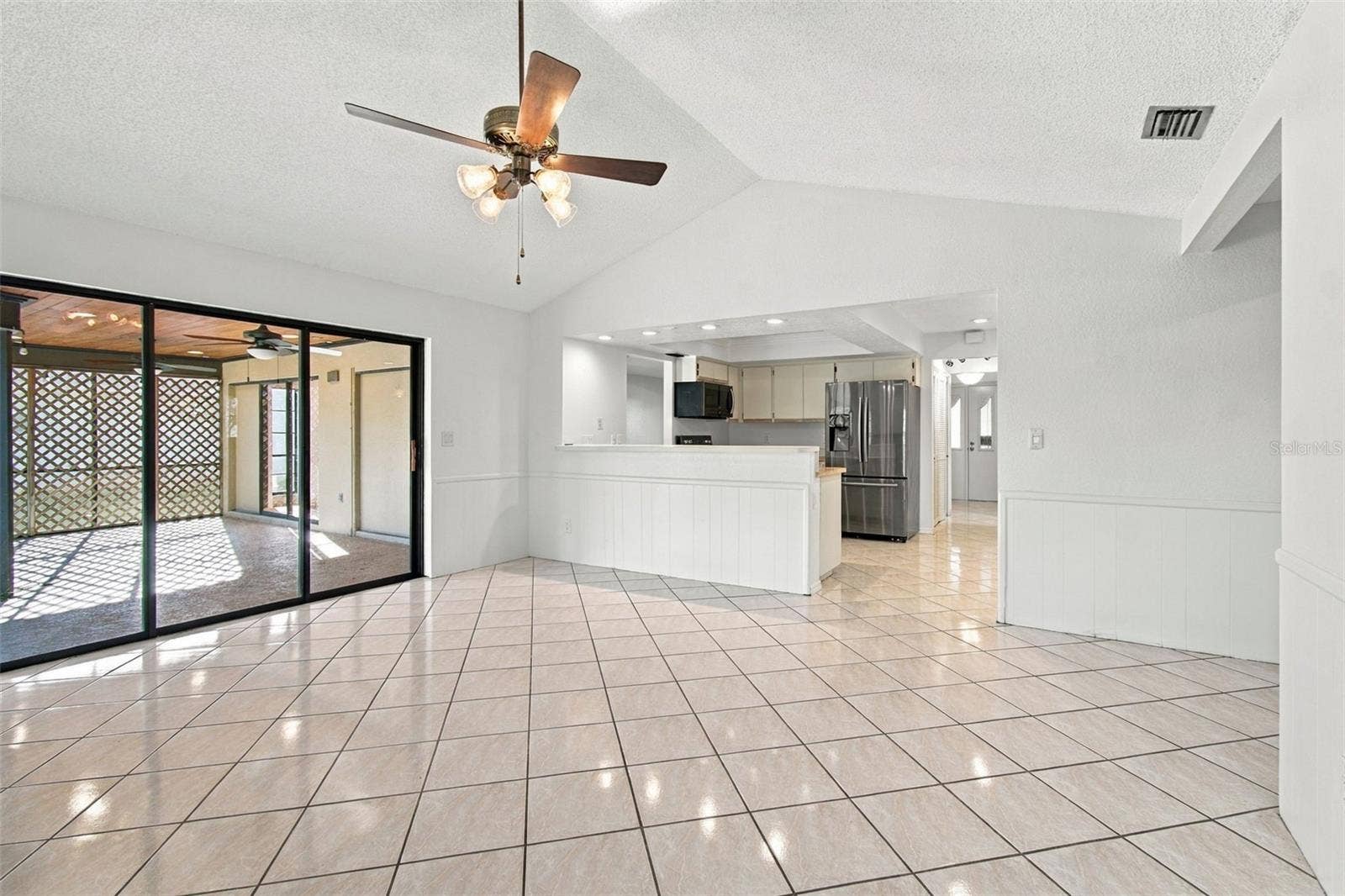 10843 HARBORSIDE DRIVE, Largo, FL 33773 10843 HARBORSIDE DRIVE, Largo, FL 33773