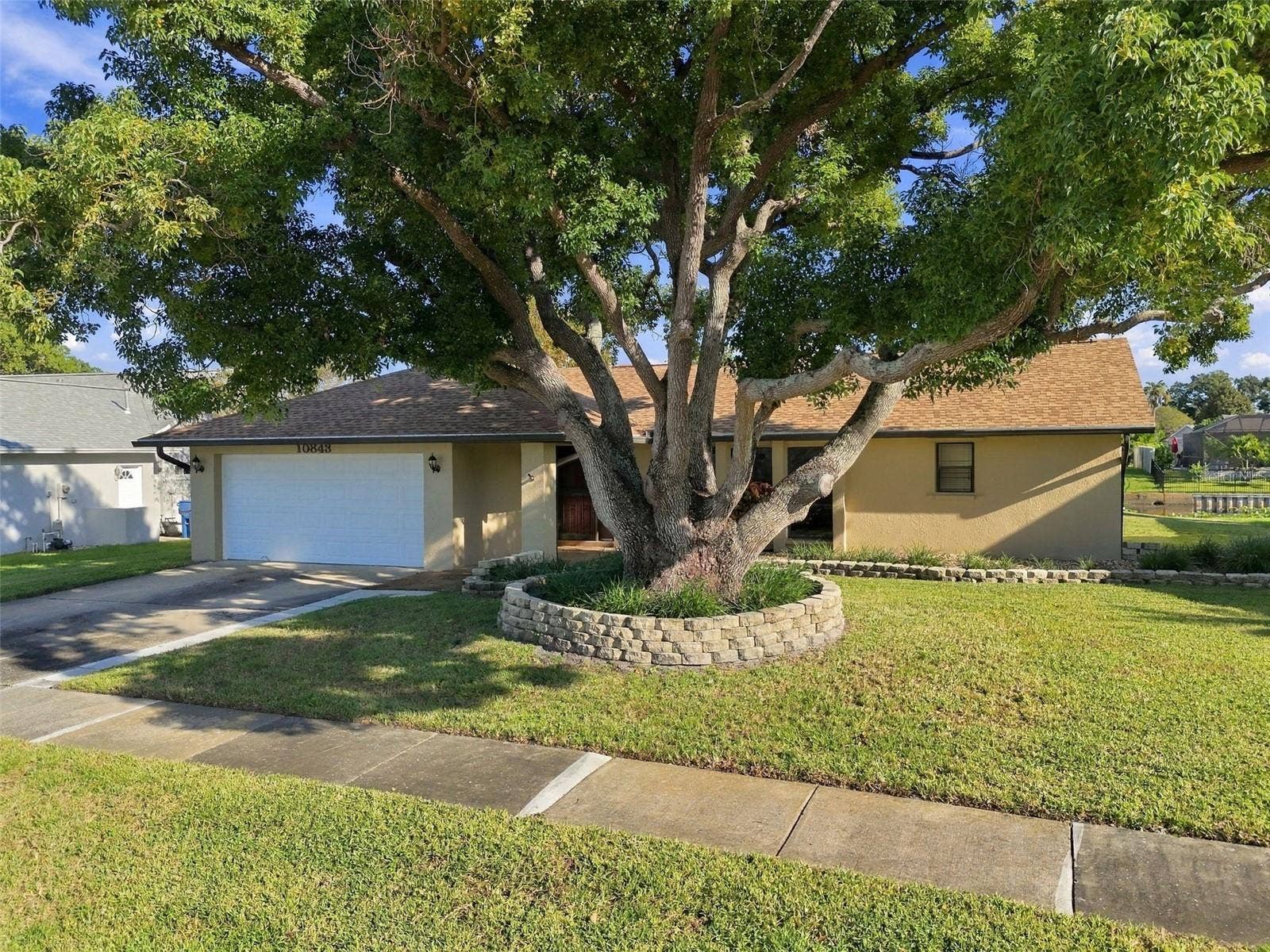 10843 HARBORSIDE DRIVE, Largo, FL 33773 10843 HARBORSIDE DRIVE, Largo, FL 33773