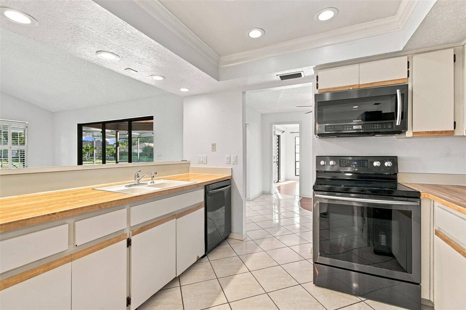 10843 HARBORSIDE DRIVE, Largo, FL 33773 10843 HARBORSIDE DRIVE, Largo, FL 33773