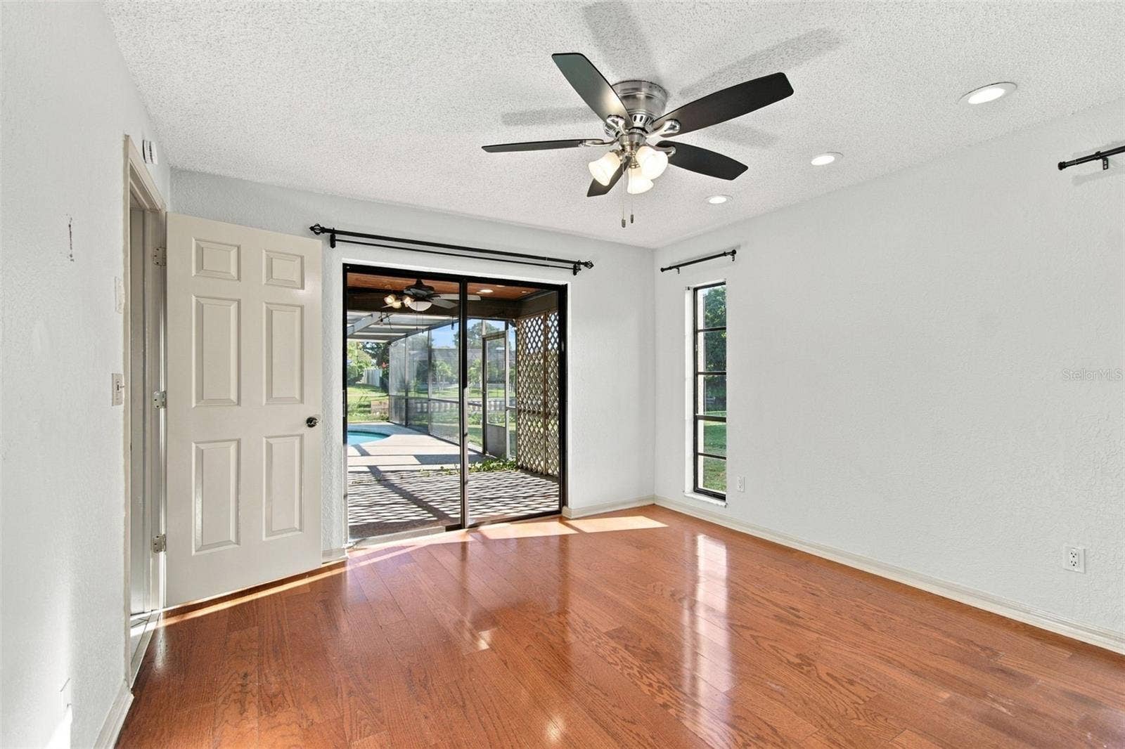 10843 HARBORSIDE DRIVE, Largo, FL 33773 10843 HARBORSIDE DRIVE, Largo, FL 33773
