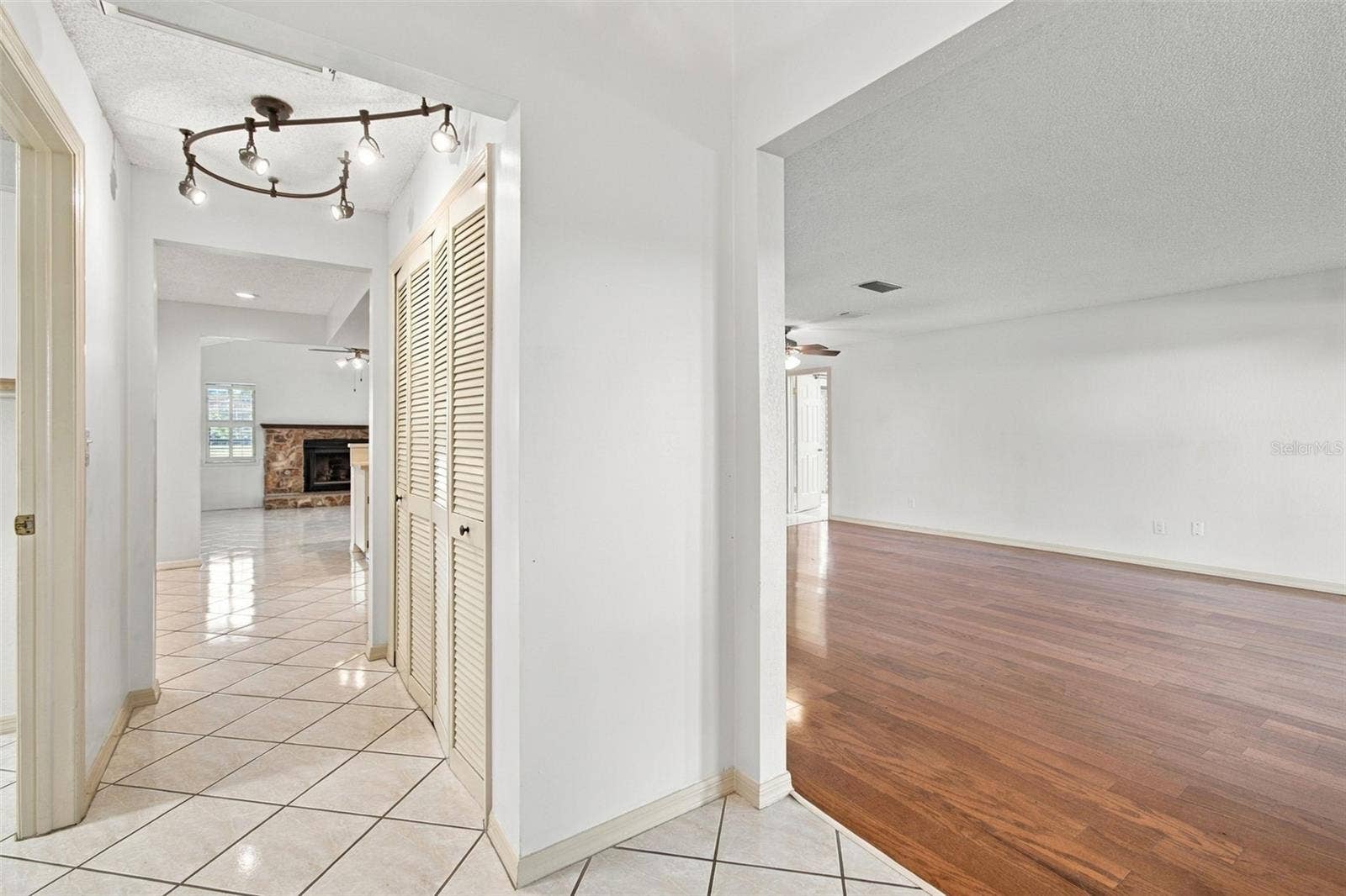 10843 HARBORSIDE DRIVE, Largo, FL 33773 10843 HARBORSIDE DRIVE, Largo, FL 33773