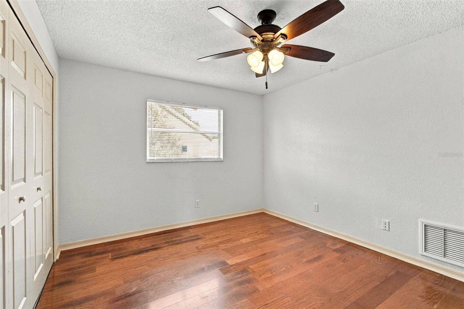 10843 HARBORSIDE DRIVE, Largo, FL 33773 10843 HARBORSIDE DRIVE, Largo, FL 33773