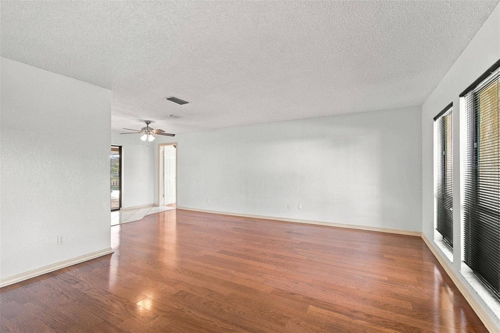 10843 HARBORSIDE DRIVE, Largo, FL 33773 10843 HARBORSIDE DRIVE, Largo, FL 33773