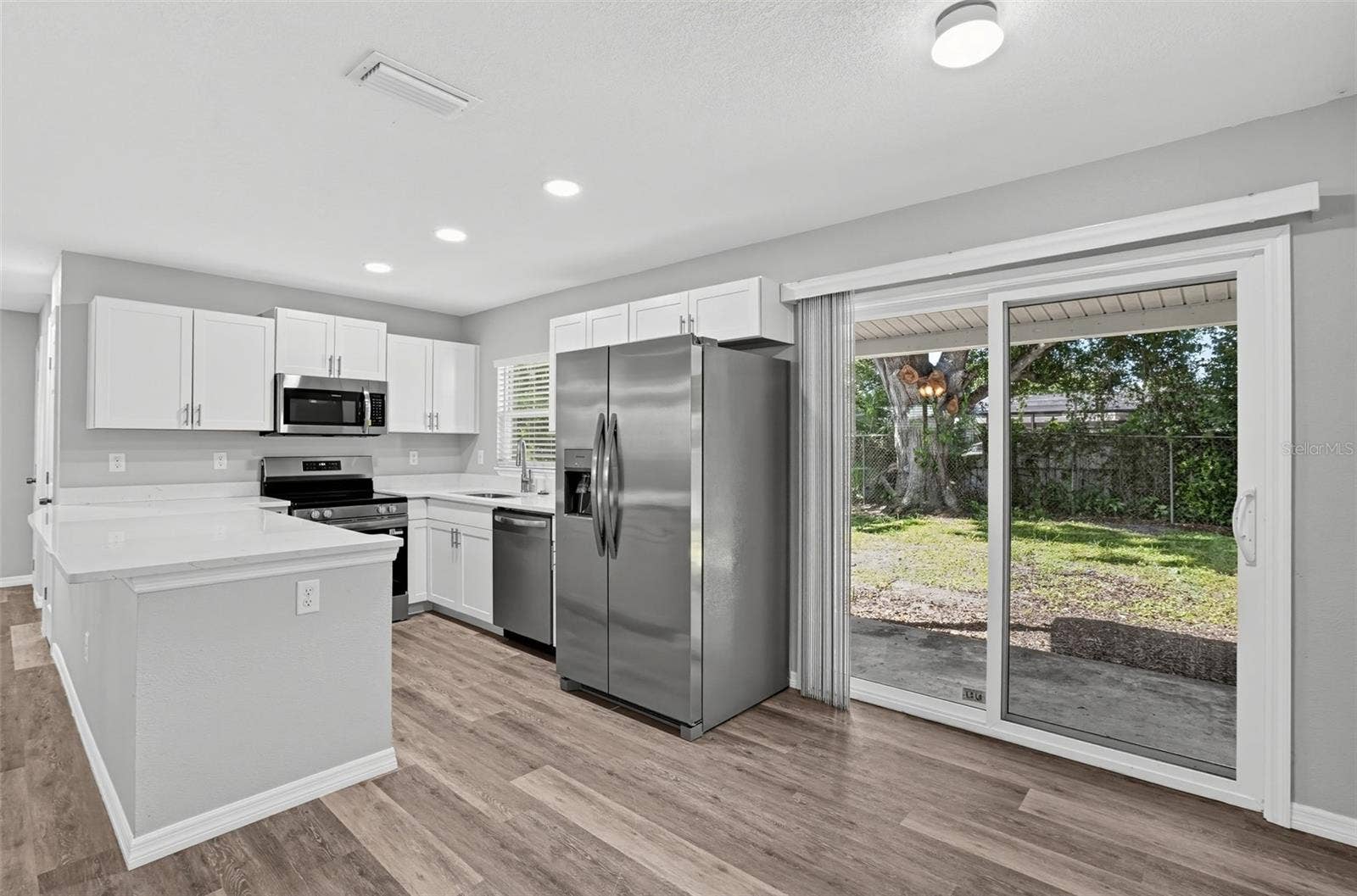 2820 21ST STREET W, Bradenton, FL 34205