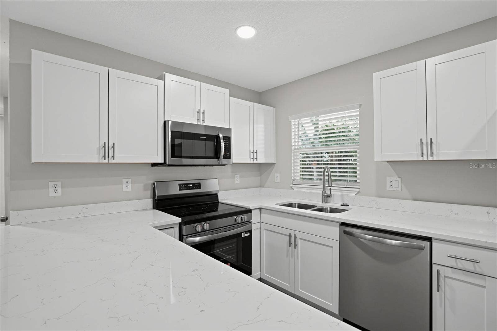 2820 21ST STREET W, Bradenton, FL 34205