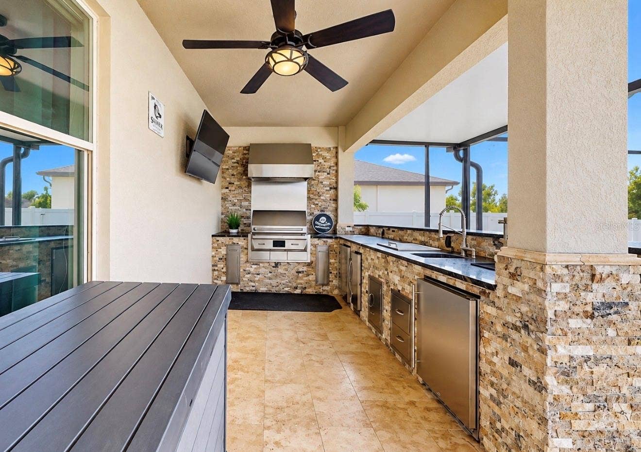 10411 CARDERA DRIVE, Riverview, FL 33578 KITCHEN WITH KEG