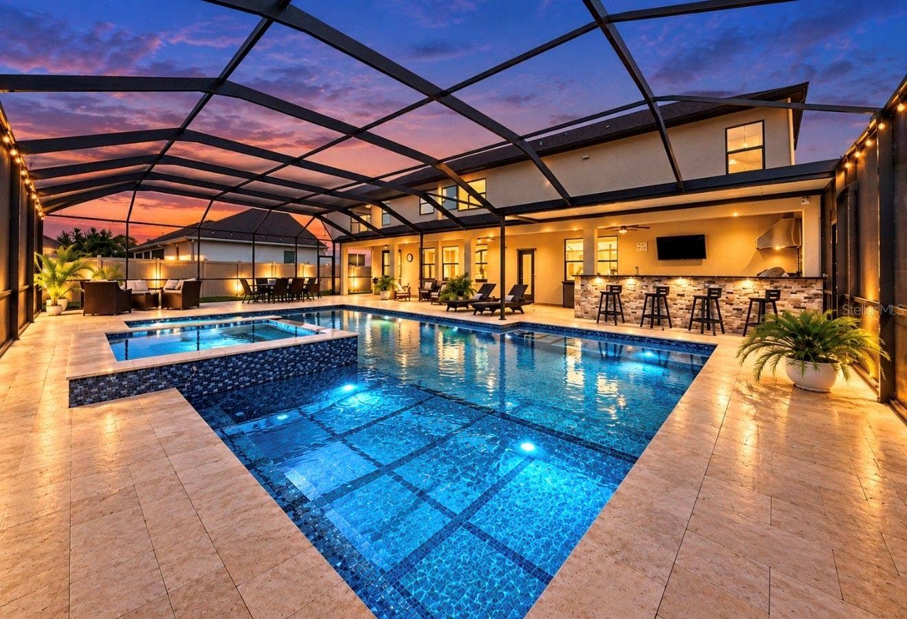 10411 CARDERA DRIVE, Riverview, FL 33578 10 PERSON HOT TUB