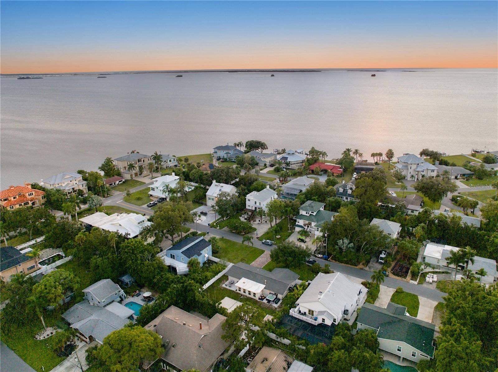 107 PETERSON LANE, Palm Harbor, FL 34683 107 PETERSON LANE, Palm Harbor, FL 34683