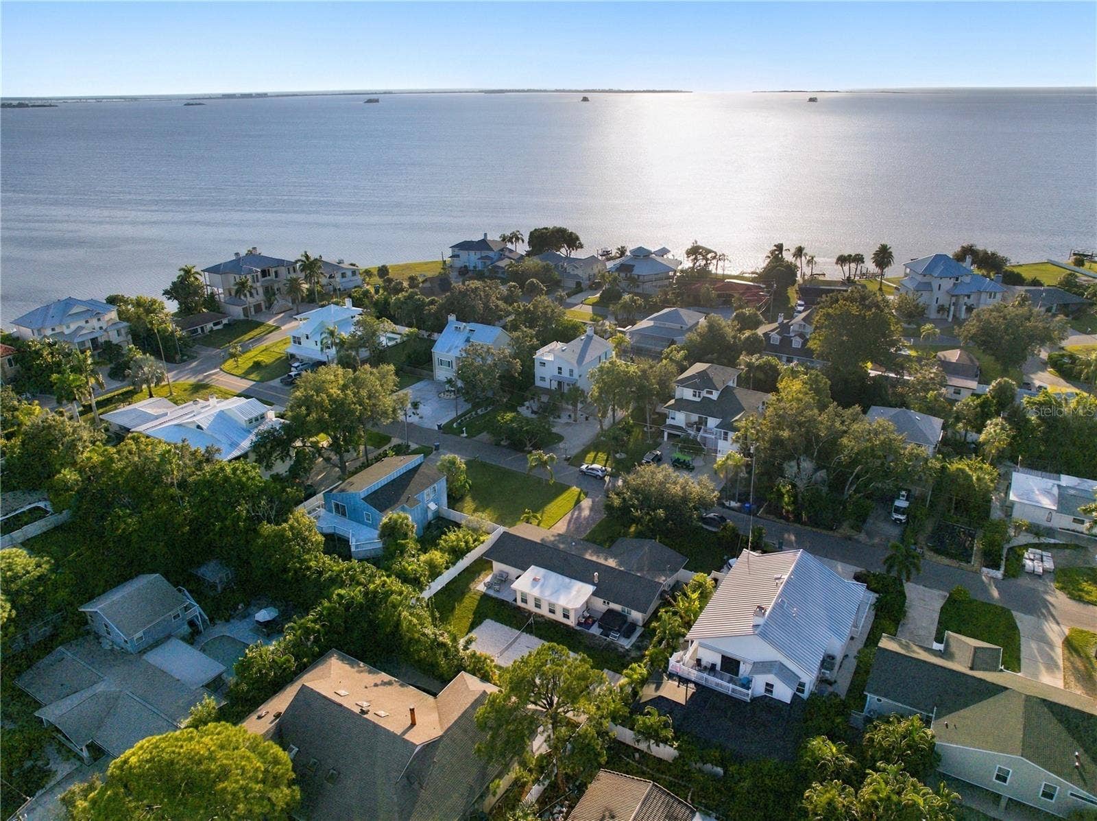 107 PETERSON LANE, Palm Harbor, FL 34683 107 PETERSON LANE, Palm Harbor, FL 34683