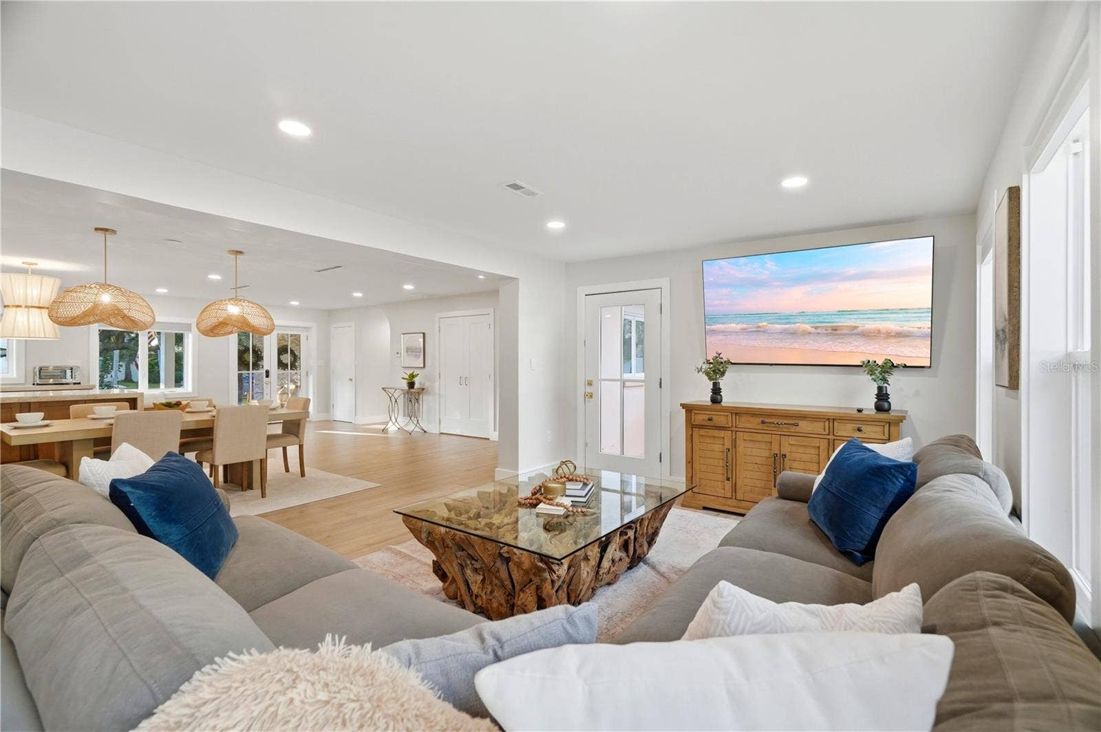 107 PETERSON LANE, Palm Harbor, FL 34683 107 PETERSON LANE, Palm Harbor, FL 34683