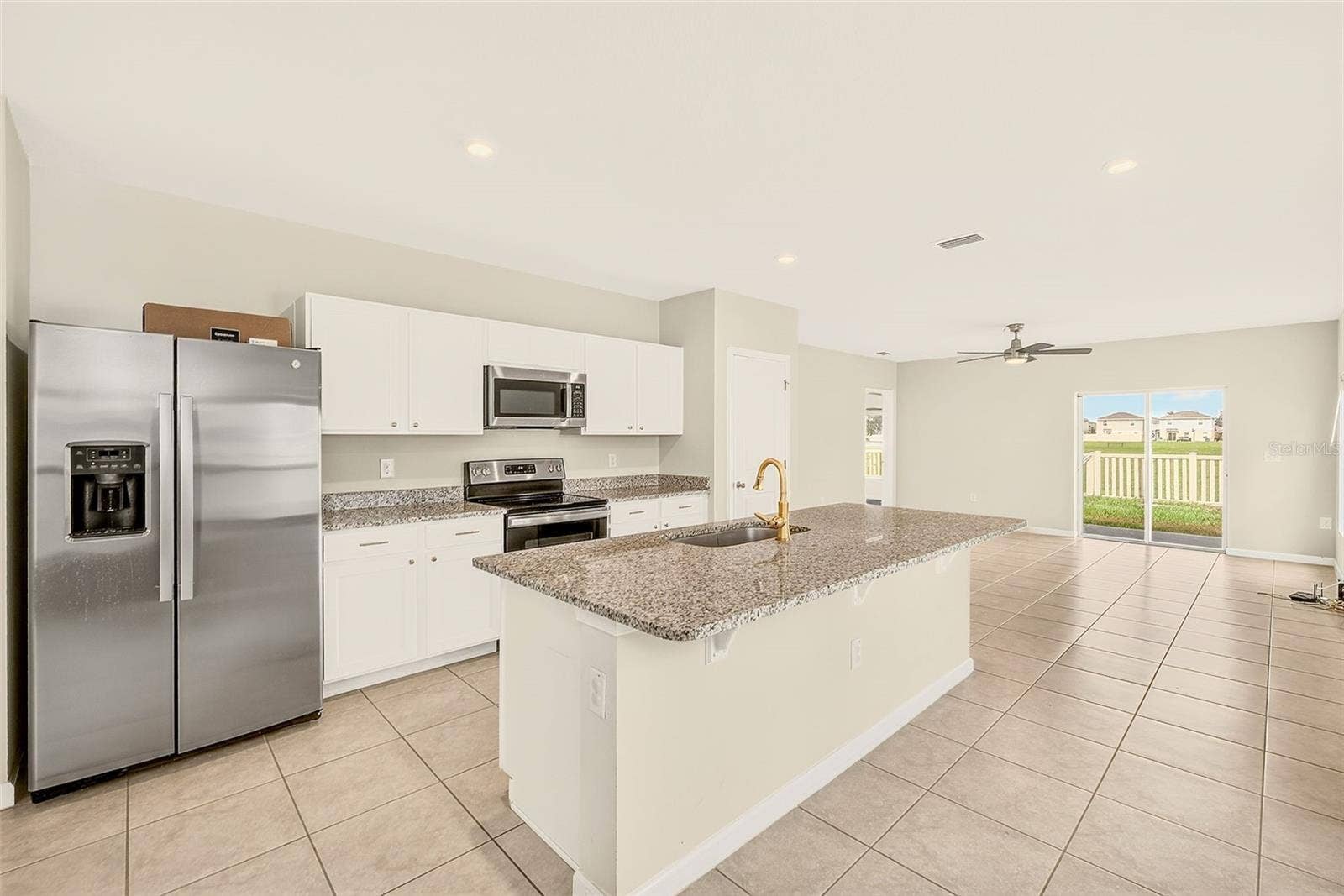 KITCHEN AND ISLAND