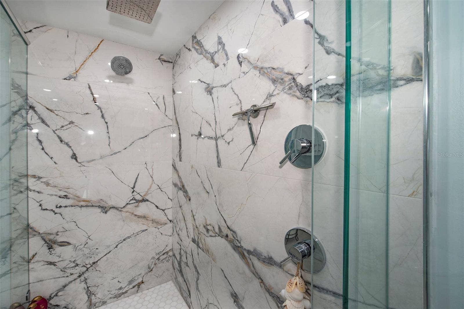675 S GULFVIEW BOULEVARD, #704, Clearwater, FL 33767 Primary Shower has double shower heads
