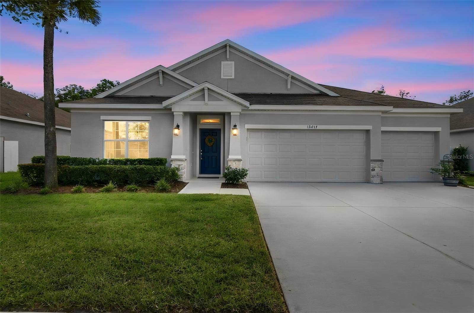 12417 BRICK COBBLESTONE DRIVE, Riverview, FL 33579 Dusk view - front of home