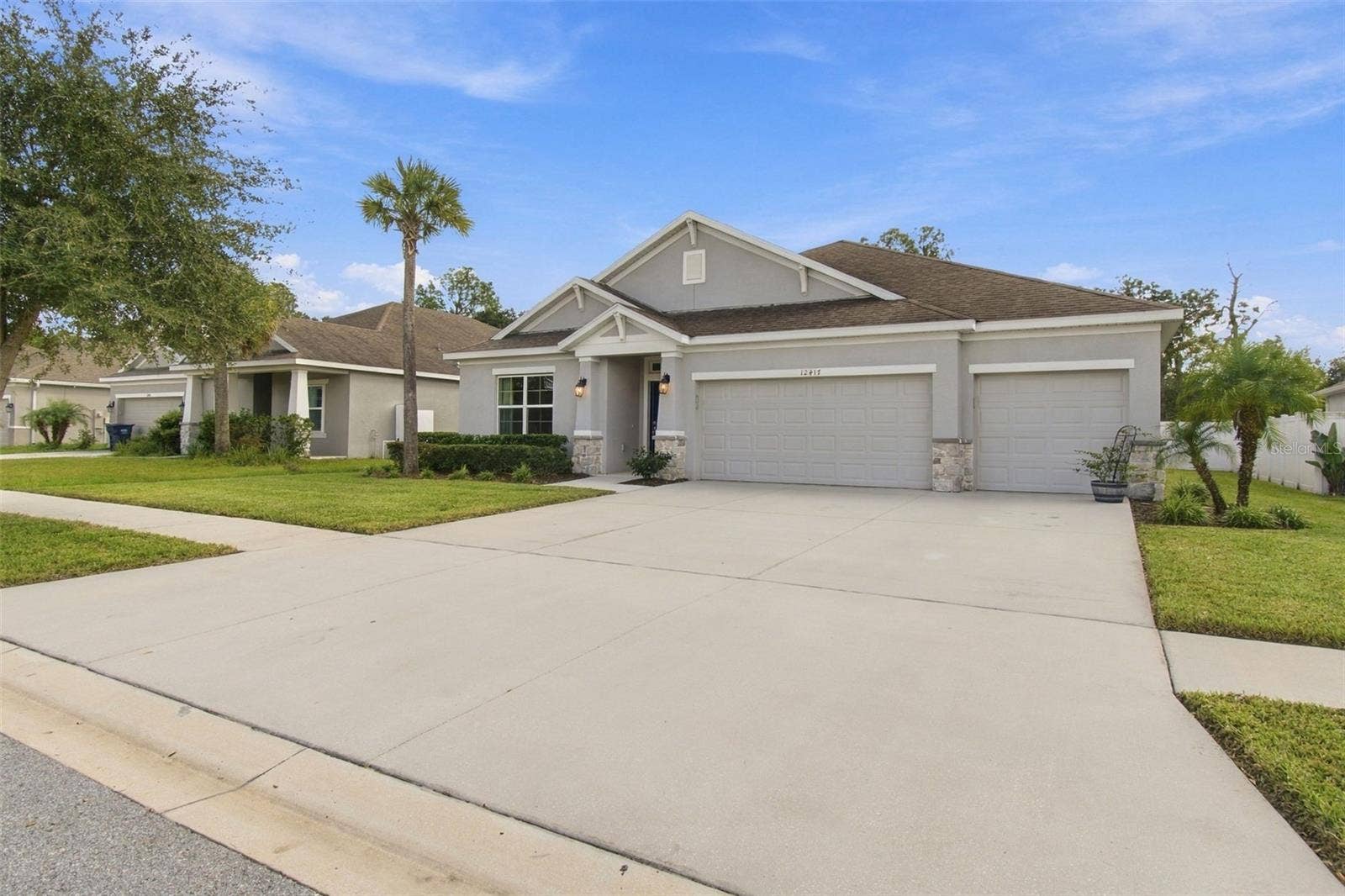 12417 BRICK COBBLESTONE DRIVE, Riverview, FL 33579 3 car garage!