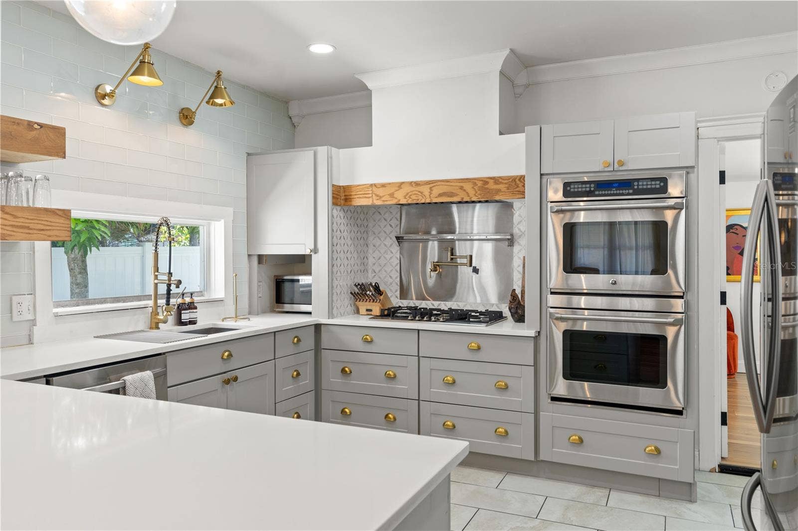 324 W HAYA STREET, Tampa, FL 33603 Kitchen
