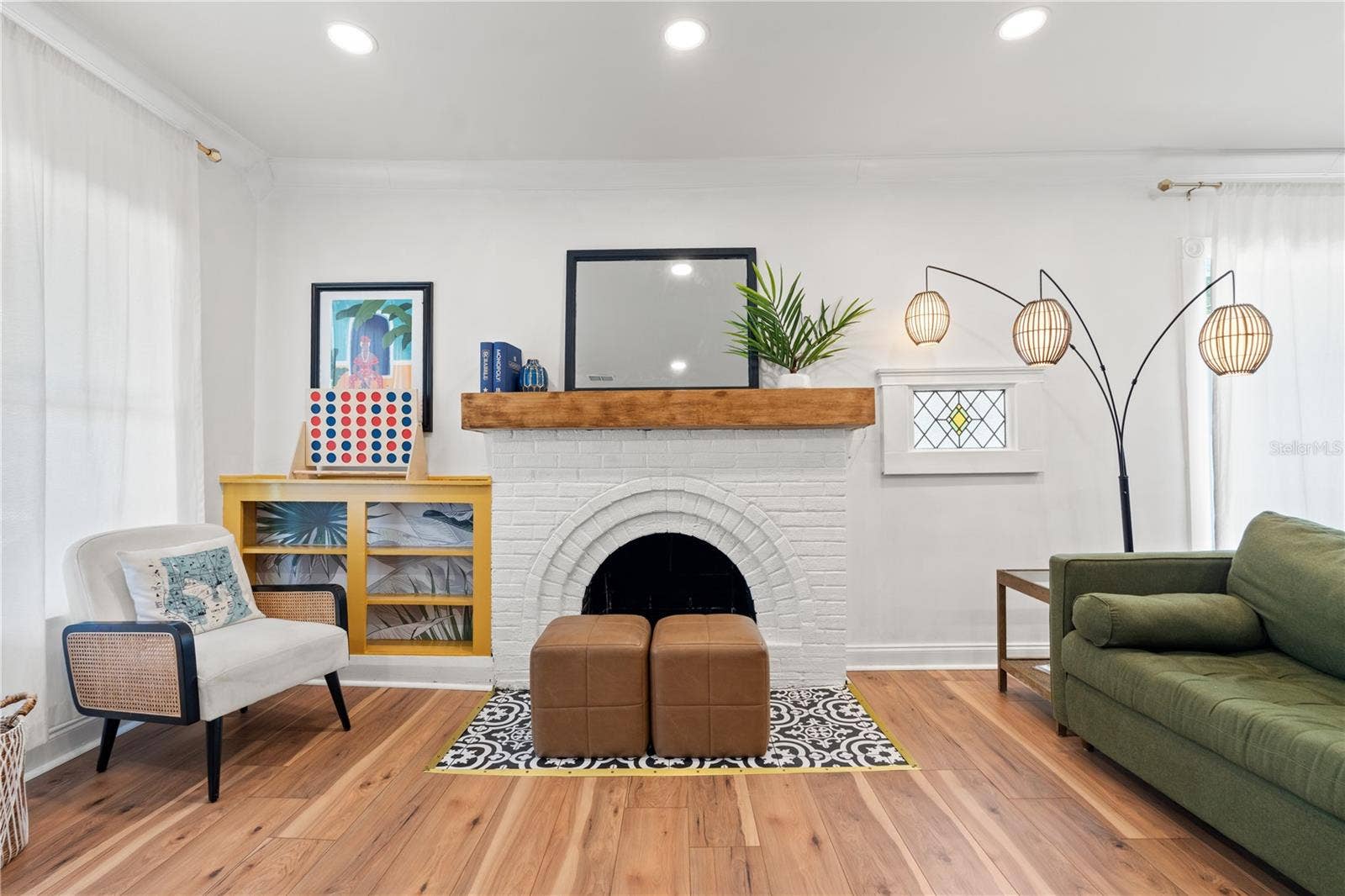 324 W HAYA STREET, Tampa, FL 33603 Living Room