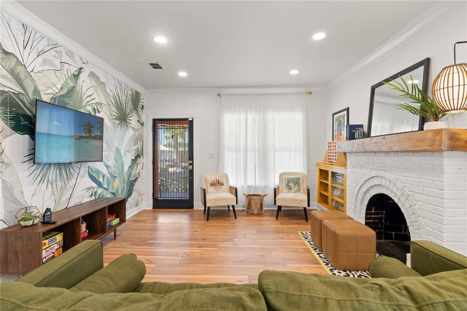 324 W HAYA STREET, Tampa, FL 33603 Living Room