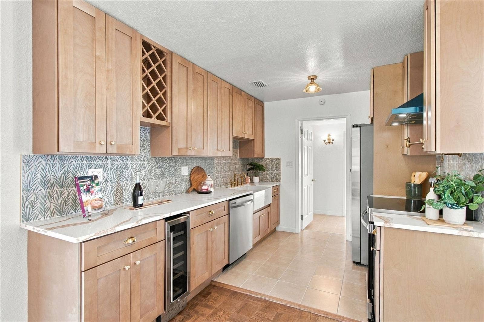 3615 EMERSON AVENUE S, St Petersburg, FL 33711 Kitchen