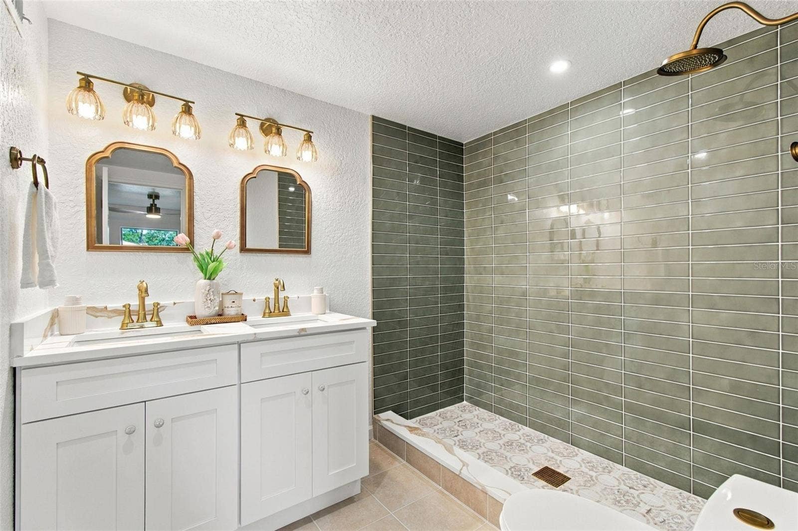 3615 EMERSON AVENUE S, St Petersburg, FL 33711 Primary bathroom