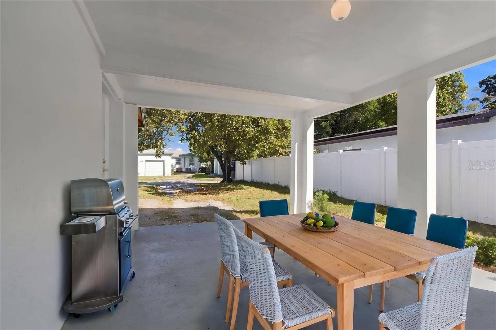 3615 EMERSON AVENUE S, St Petersburg, FL 33711 Virtually staged