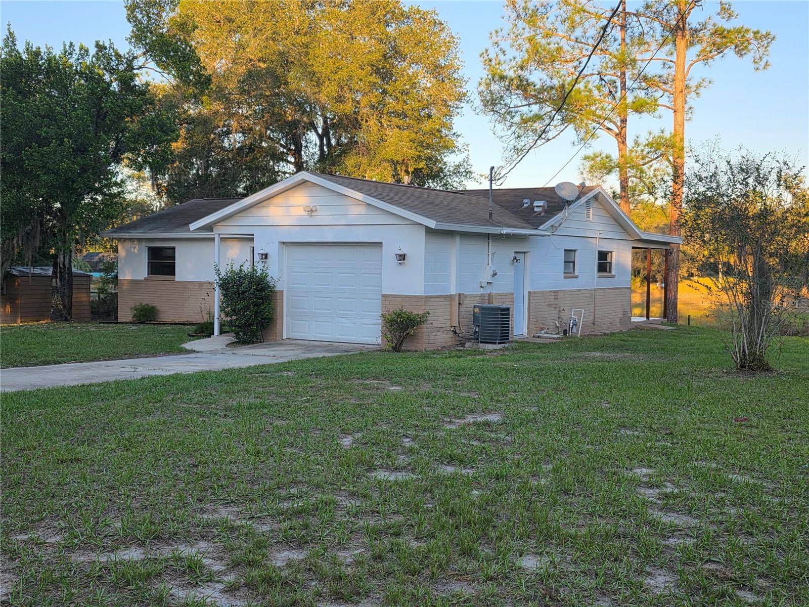 8270 NORMLEE ROAD, Weeki Wachee, FL 34613 Corner garage view