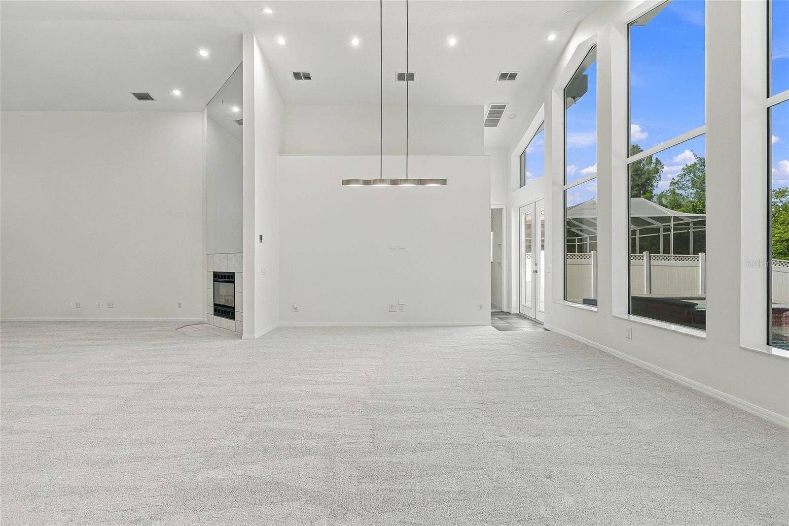 1101 DARLINGTON OAK DRIVE NE, St Petersburg, FL 33703