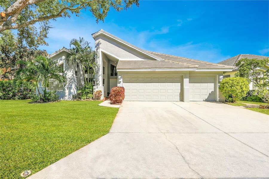 Property photo for 1101 DARLINGTON OAK DRIVE NE, St Petersburg, FL