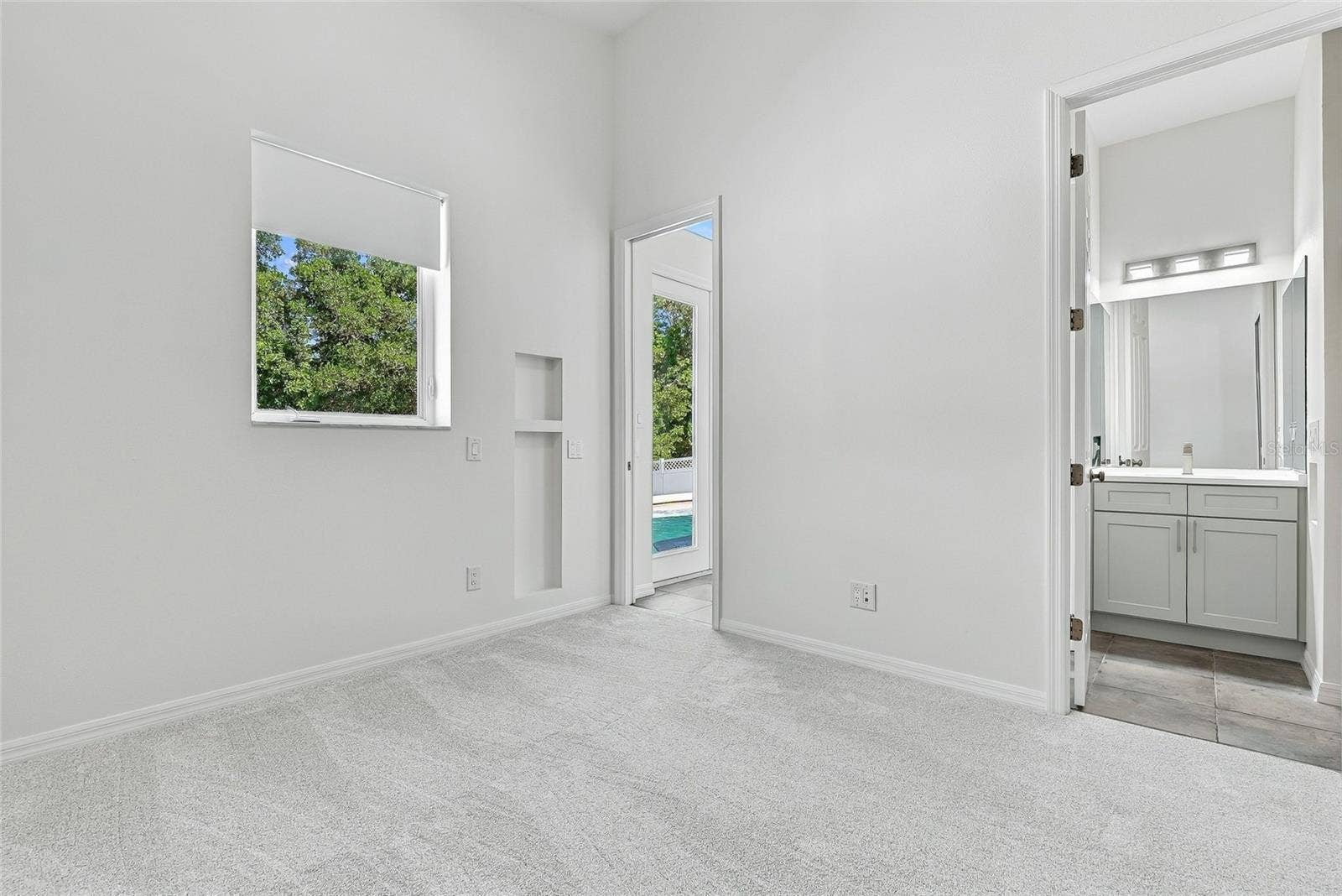 1101 DARLINGTON OAK DRIVE NE, St Petersburg, FL 33703