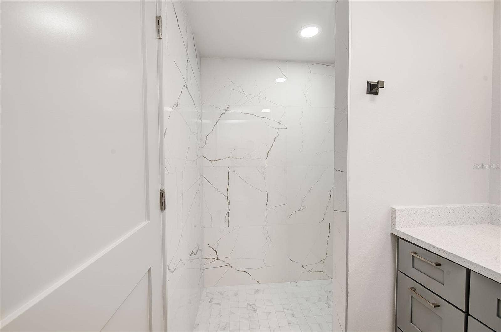 362 GATEWOOD DRIVE, Largo, FL 33770 Downstairs primary bathroom