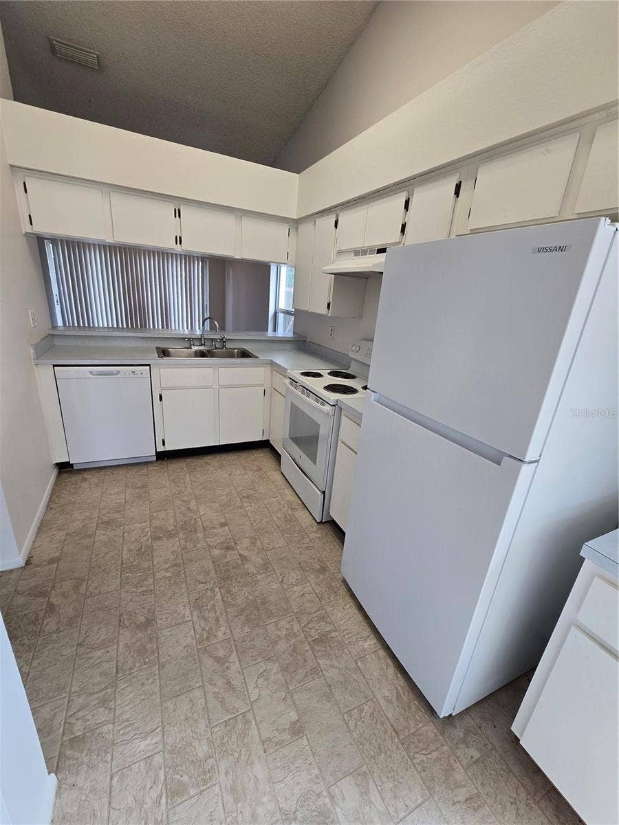 13612 LARAWAY DRIVE, Riverview, FL 33579 13612 LARAWAY DRIVE, Riverview, FL 33579