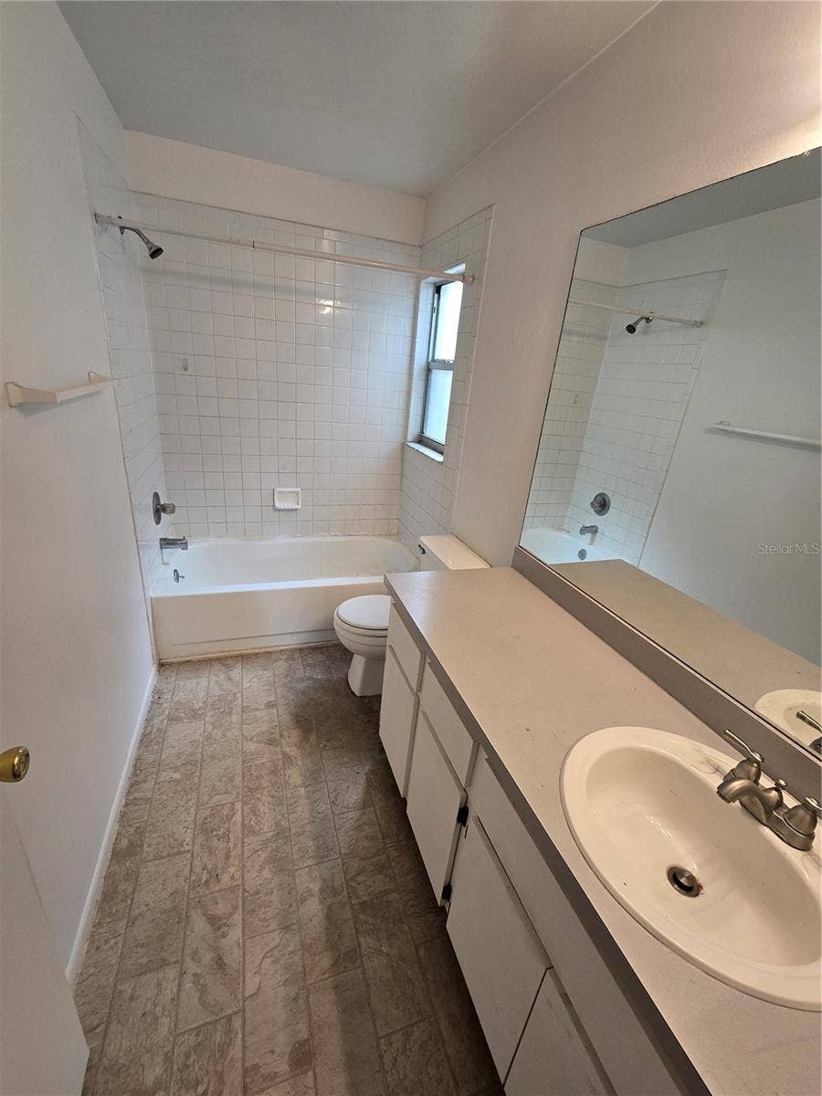 13612 LARAWAY DRIVE, Riverview, FL 33579 13612 LARAWAY DRIVE, Riverview, FL 33579