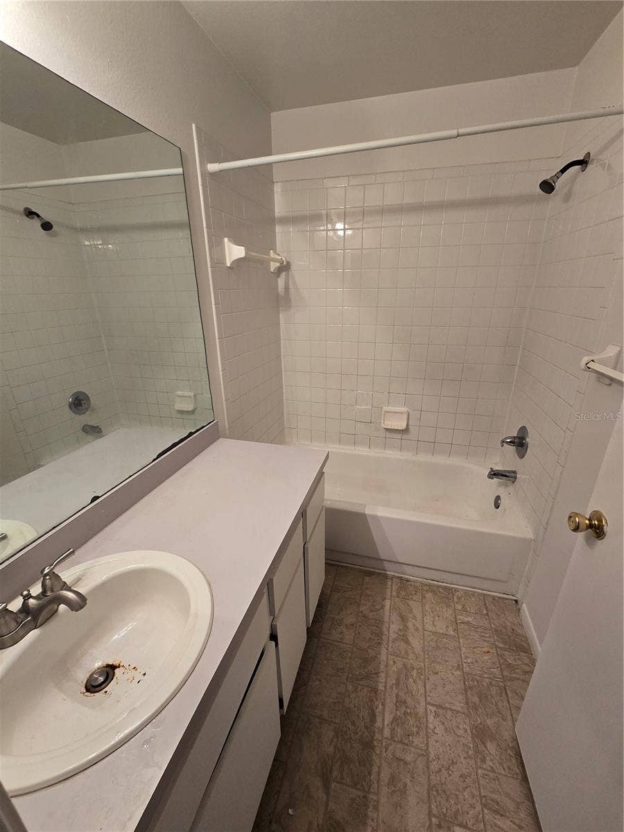 13612 LARAWAY DRIVE, Riverview, FL 33579 13612 LARAWAY DRIVE, Riverview, FL 33579