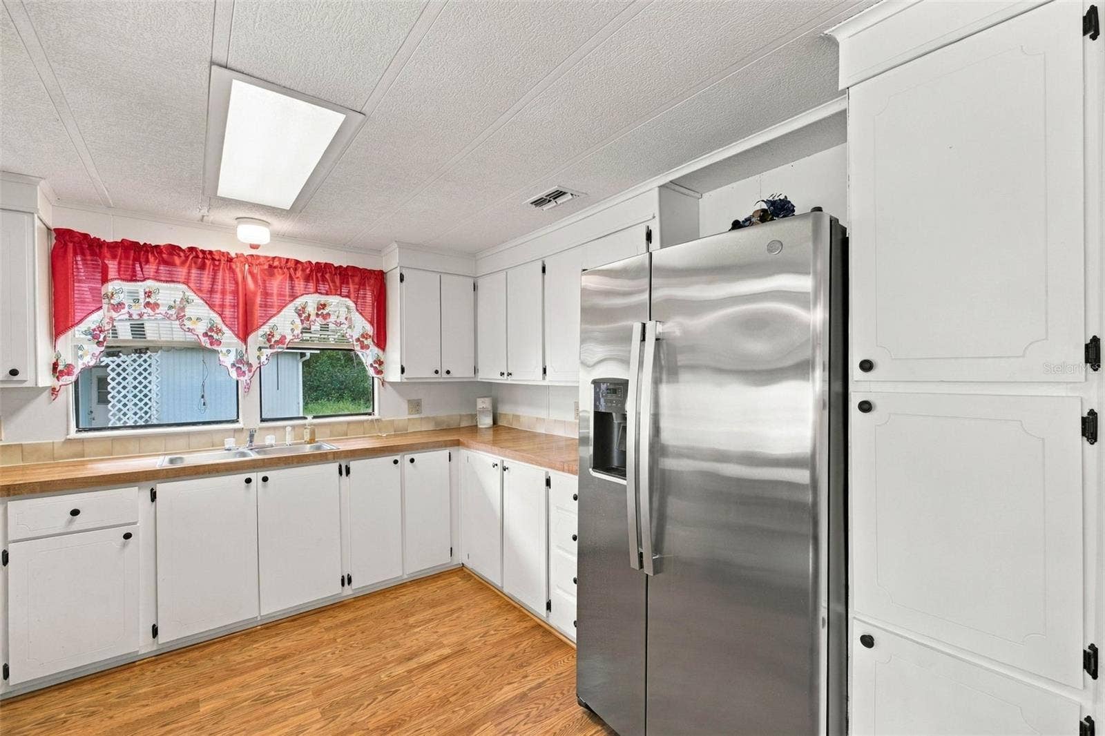 39353 SYCAMORE LANE, Zephyrhills, FL 33542 39353 SYCAMORE LANE, Zephyrhills, FL 33542